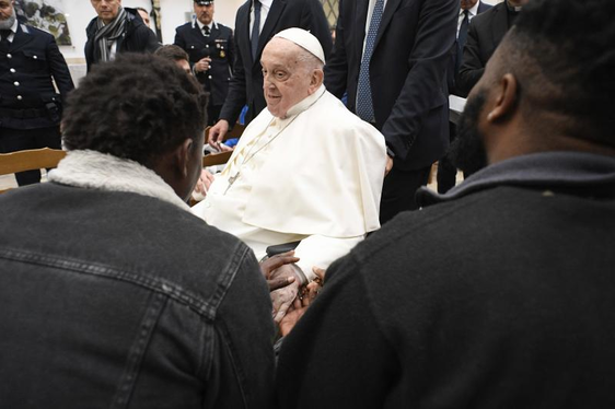 El Papa durante su última visita a una cárcel, pocos días antes de morir