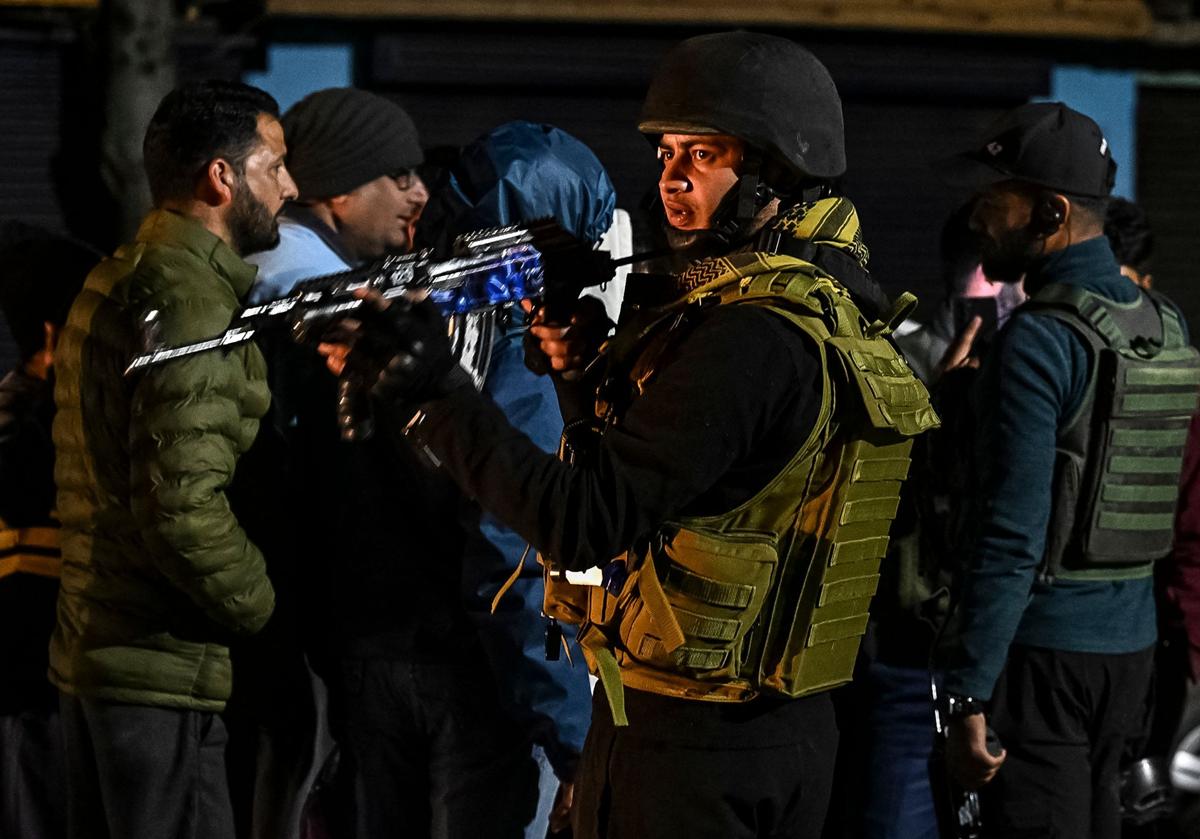 Un soldado indio desplegado a Cachemira.