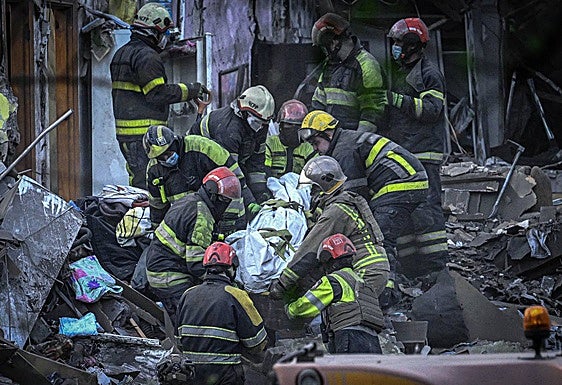 Las terribles imágenes del bombardeo ruso sobre Kiev