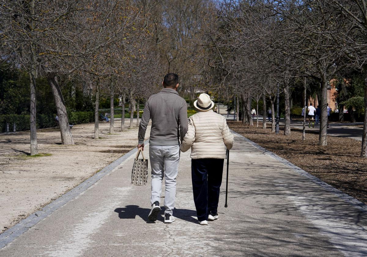La reforma de Escrivá elevará un 25% las pensiones y retrasará la edad de jubilación a los 66 años