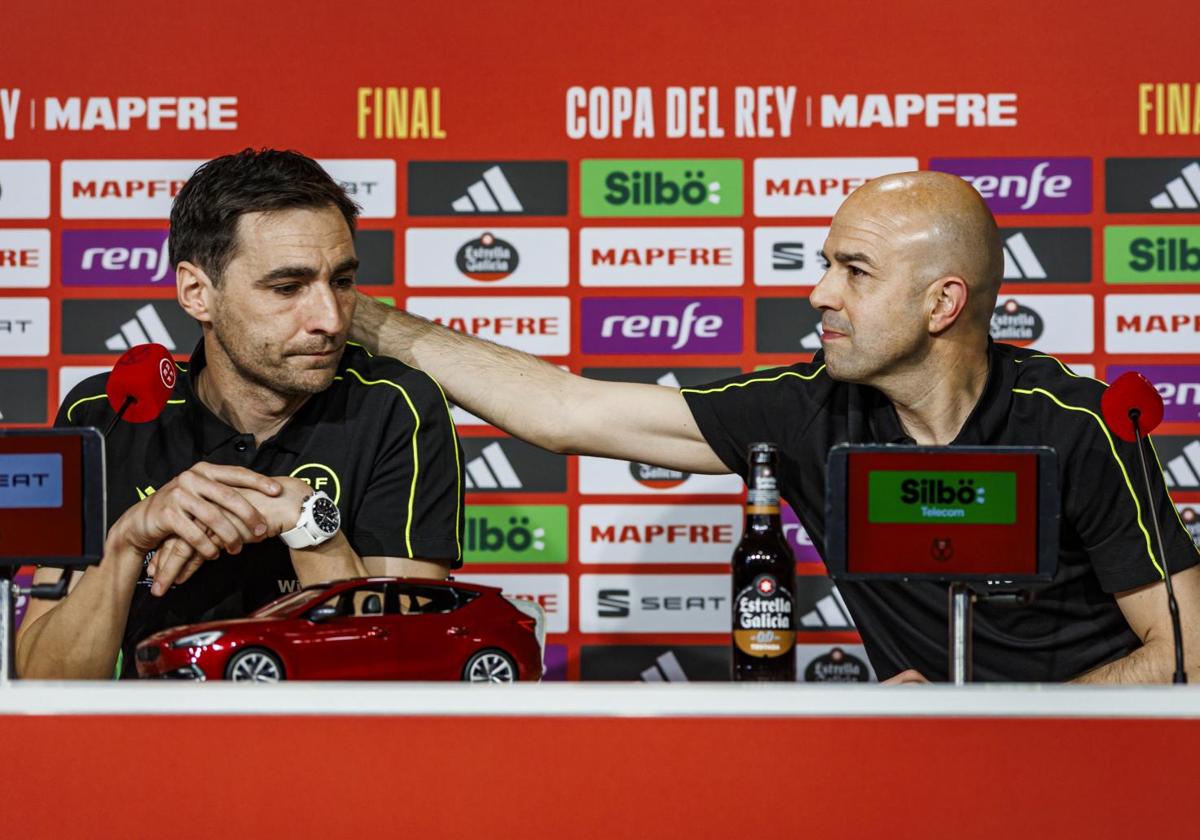 De Burgos Bengoetxea (i) y González Fuertes, en La Cartuja.