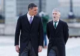 El presidente del Gobierno, Pedro Sánchez, y el ministro del Interior, Fernando Grande-Marlaska, durante la última Pascua Militar en Madrid.