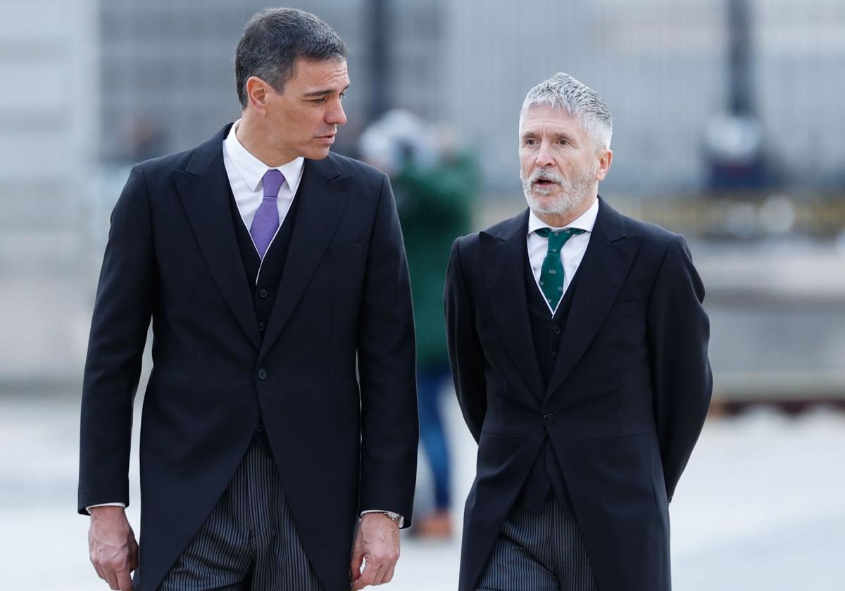 El presidente del Gobierno, Pedro Sánchez, y el ministro del Interior, Fernando Grande-Marlaska, durante la última Pascua Militar en Madrid.