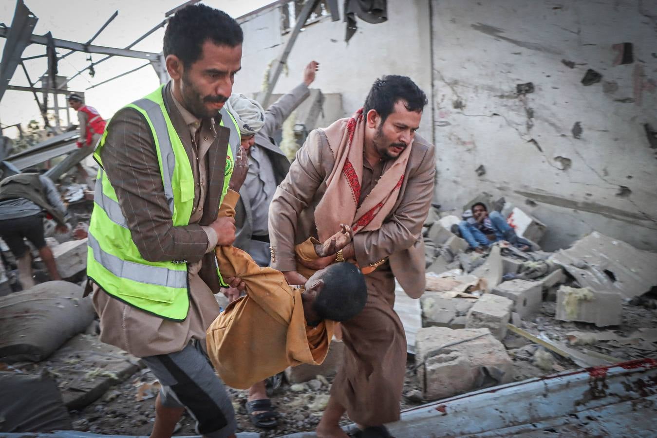 Las imágenes del bombardeo sobre Saada, que han dejado 68 muertos