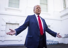 Trump suaviza sus aranceles de automoción para ganarse a Detroit en su primer mitin