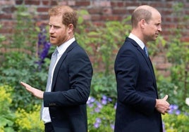 Los príncipes Harry y Guillermo.