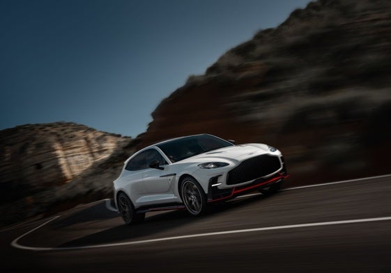 Aston Martin DBX S