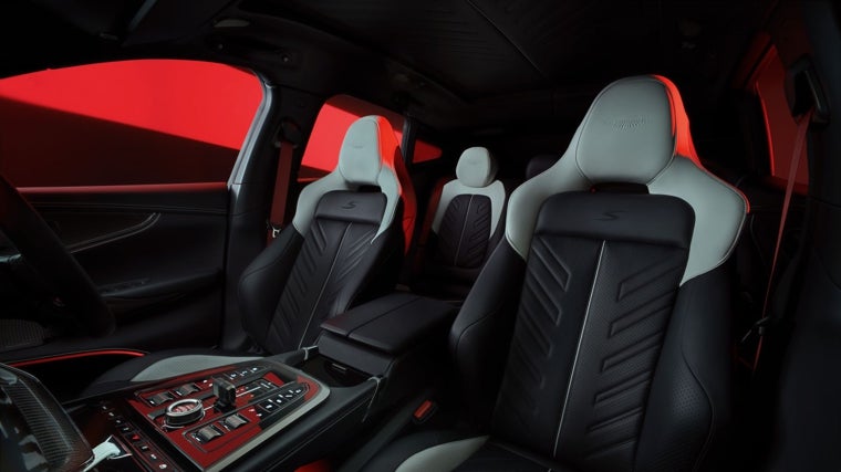 Aston Martin DBX S