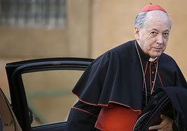 Un cardenal del Opus apartado por abusos sexuales acude a los preparativos del cónclave
