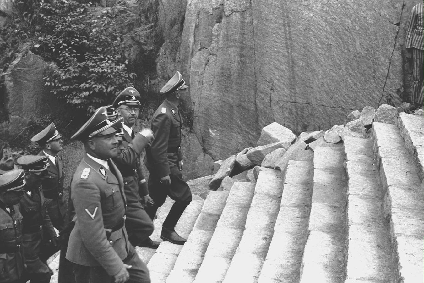 Jerarcas nazis, entre ellos Himmler, visitan el campo. Foto: Amical de Mauthausen