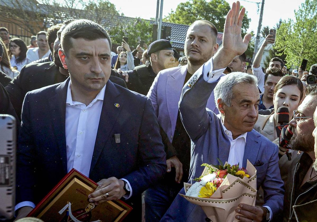 El ultra Simion se enfrentará al alcalde de Bucarest, Nicusor Dan, en la segunda vuelta de las elecciones en Rumanía