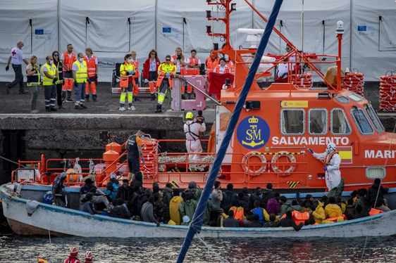 Llegada de un cayuco a Canarias