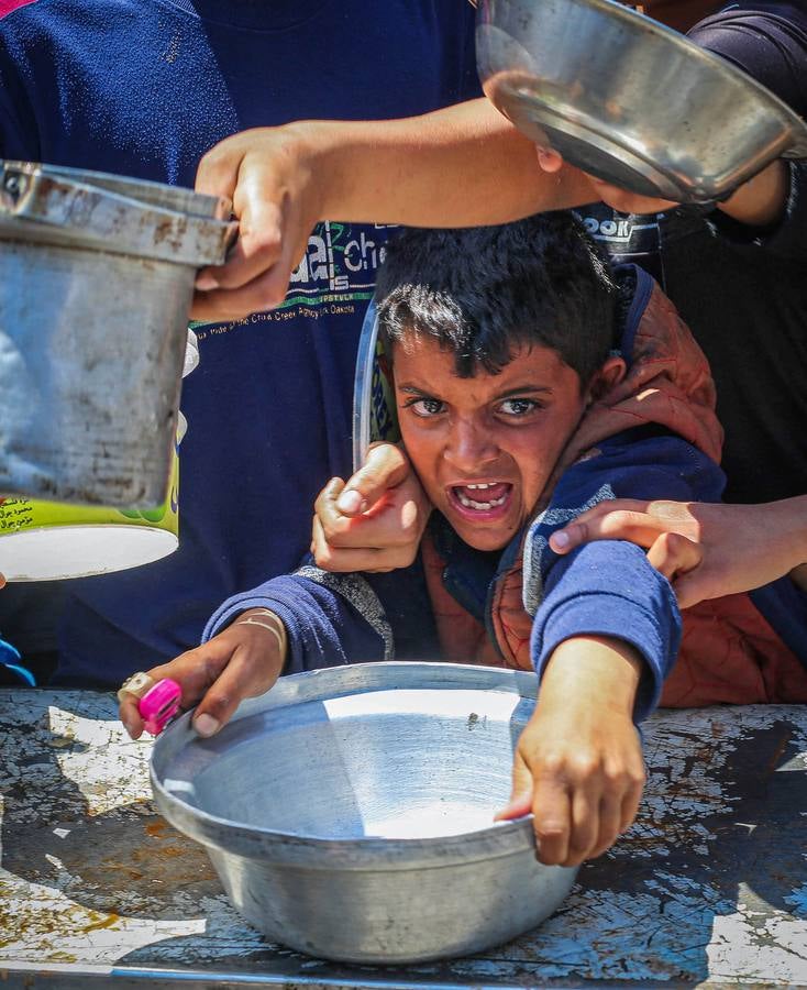 Las dramáticas imágenes de los palestinos a la espera de alimento