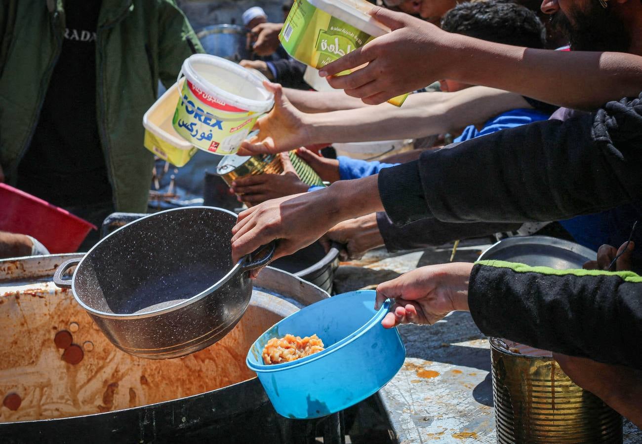 Las dramáticas imágenes de los palestinos a la espera de alimento