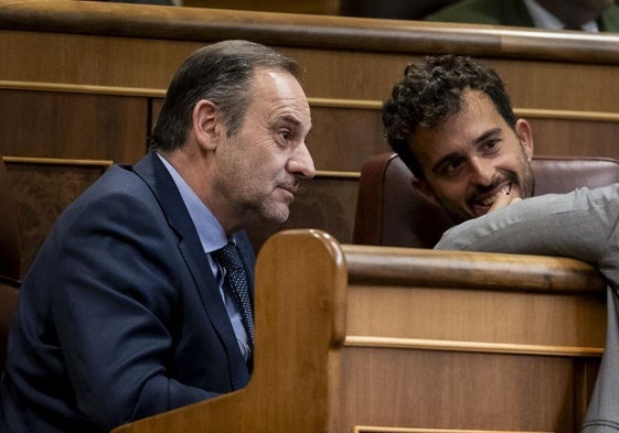 El diputado del Grupo Mixto, José Luis Ábalos, durante una sesión plenaria en el Congreso de este miércoles.