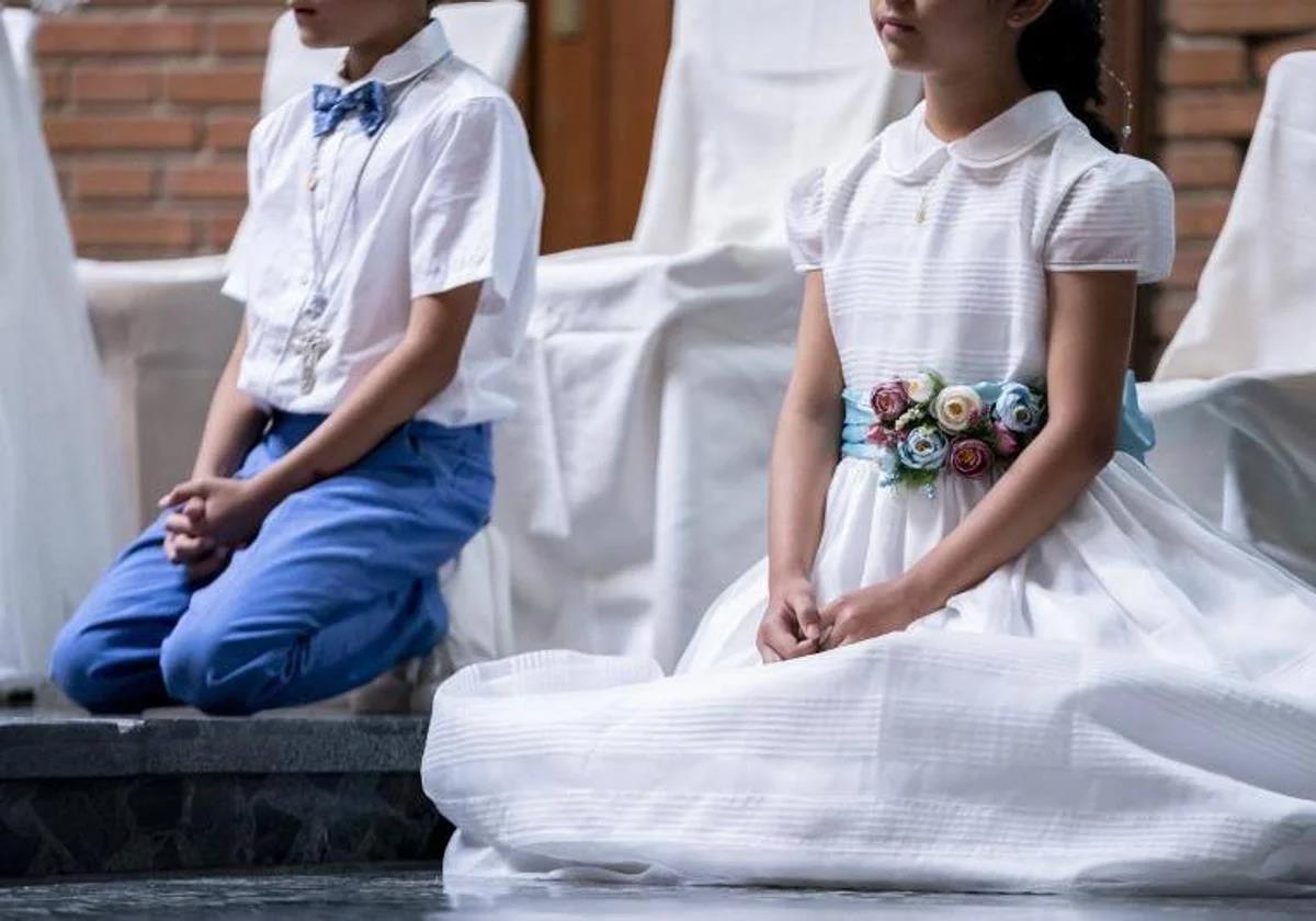 Imagen de archivo de una Primera Comunión.