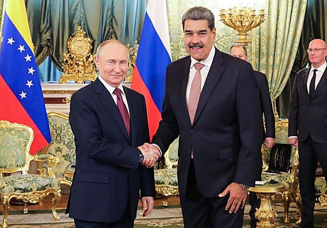 Vladímir Putin, presidente ruso, y su homólogo venezolano, Nicolás Maduro, se han reunido este miércoles en Moscú.