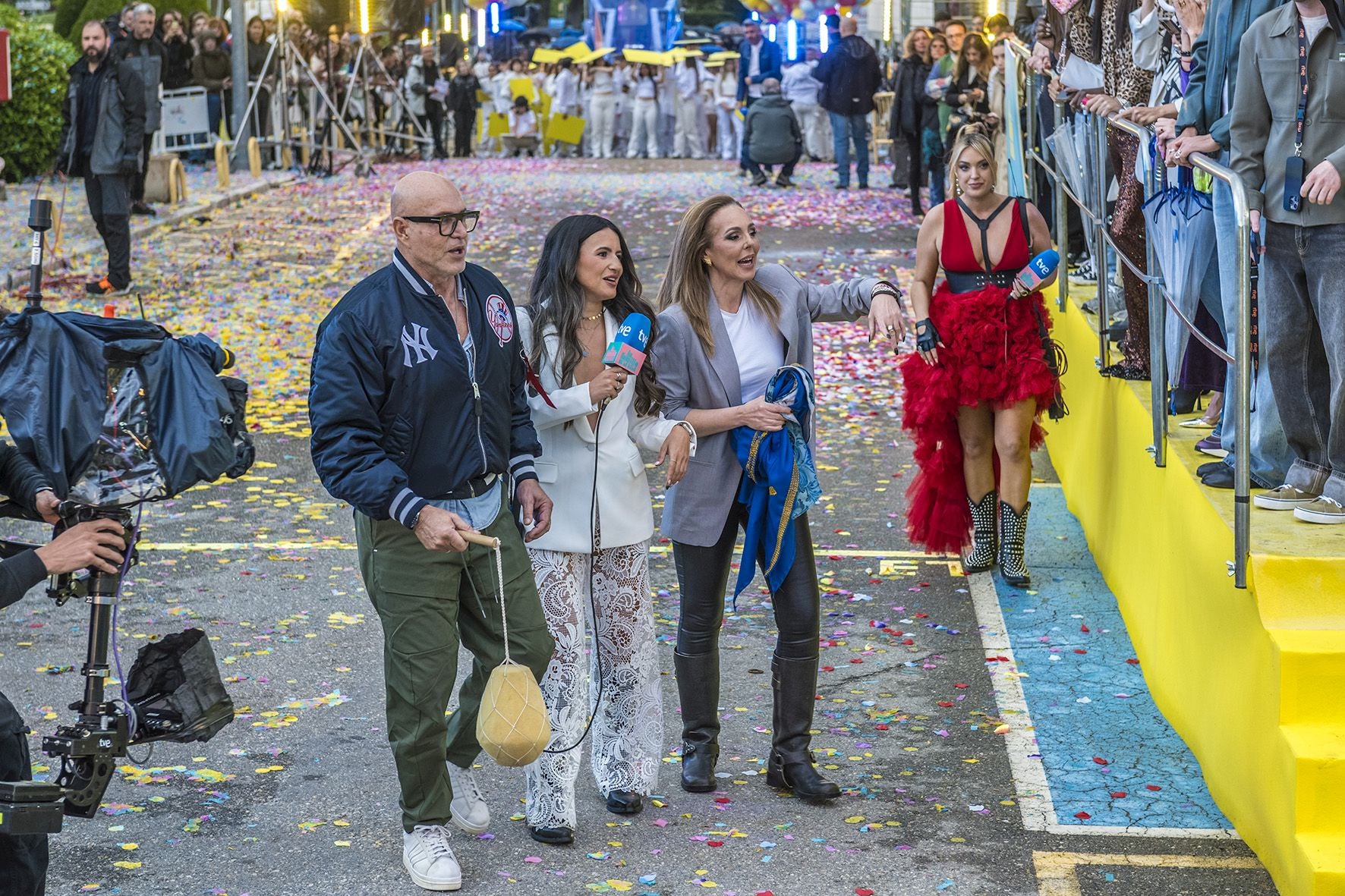 'La familia de la tele' baja en su segundo día en antena