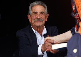 El expresidente de Cantabria, Miguel Ángel Revilla, durante el día de Sant Jordi..