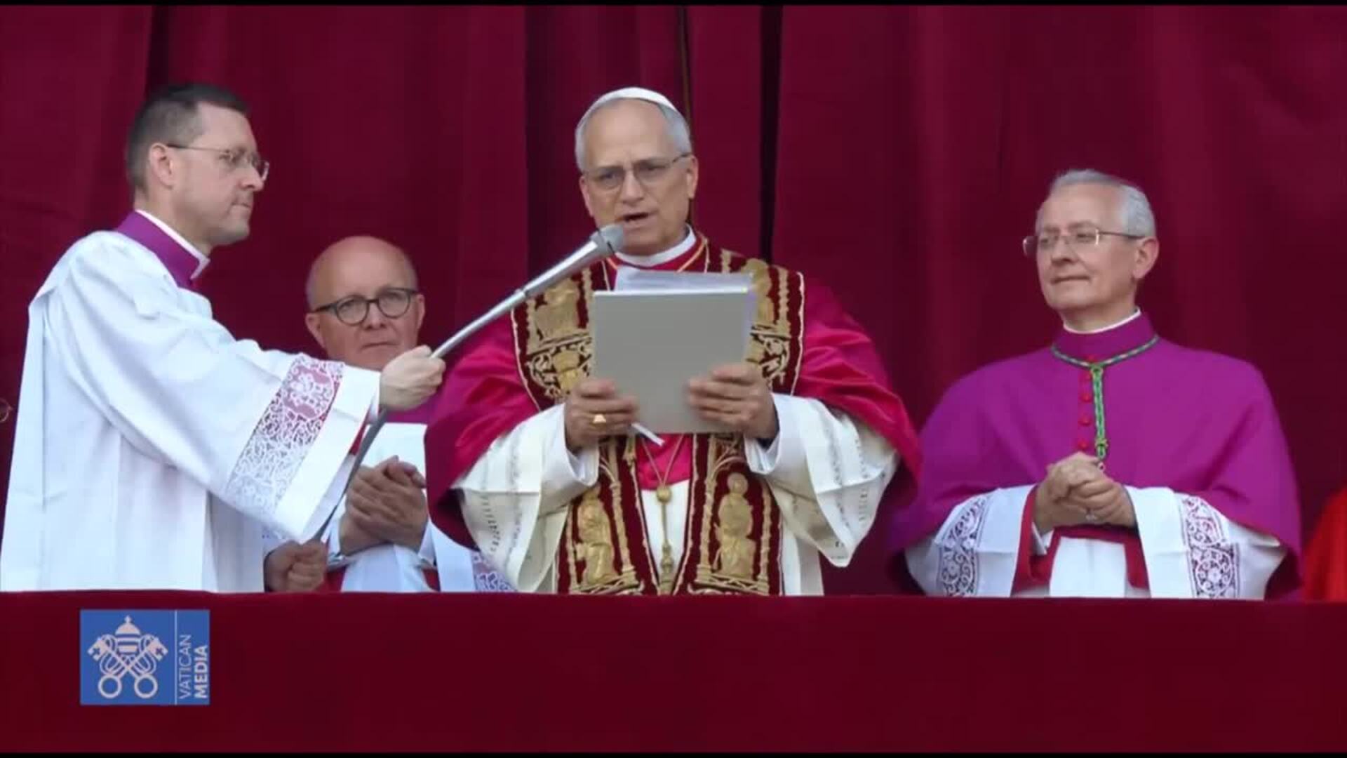 Primer discurso del Papa León XIV en el balcón de la Basílica de San Pedro