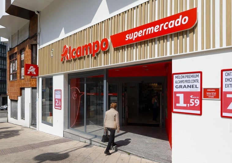 Alcampo cerrará hasta 25 supermercados y despedirá a 710 empleados