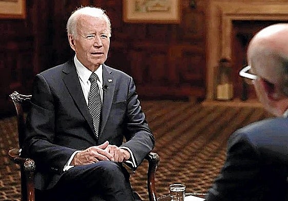 El expresidente Joe Biden durante la entrevista.