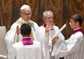 El nuevo Papa afirma que la Iglesia debe ser «un faro» por la «santidad de sus miembros» y no por «la magnificencia de sus estructuras»