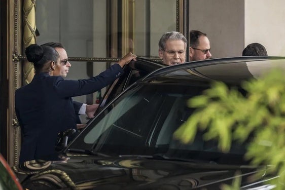 Scott Bessent abandona el hotel de Ginebra donde se ha celebrado la reunión con la delegación de China.