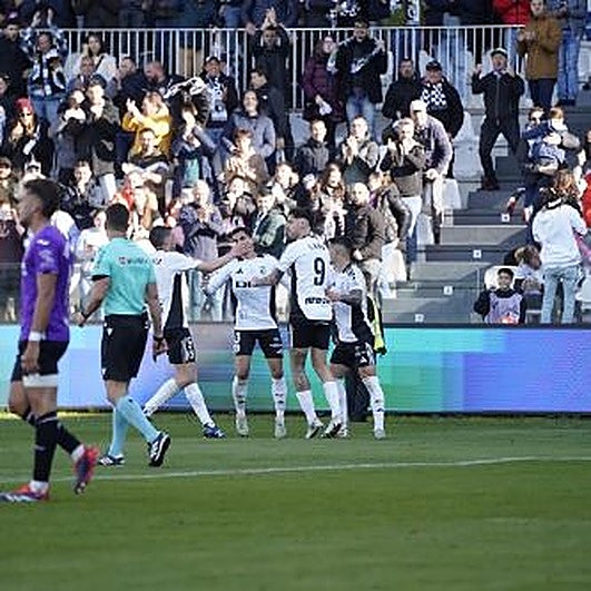 El Burgos se lleva el duelo de la media tabla contra el Córdoba