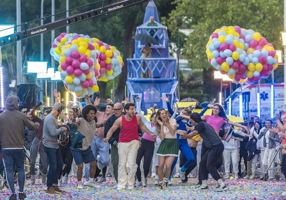 Un momento del desfile en Prado del Rey (Madrid) con motivo del estreni de de 'La familia de la tele'.