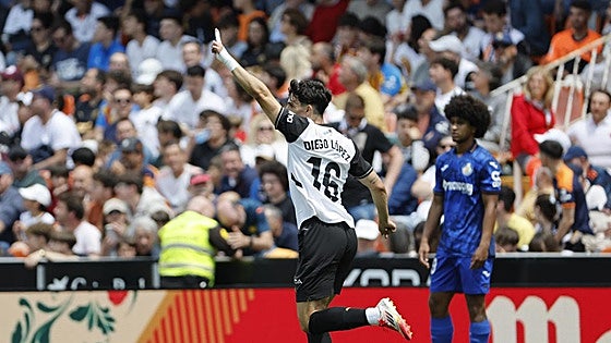 El Valencia golpea al Getafe y presenta su candidatura europea