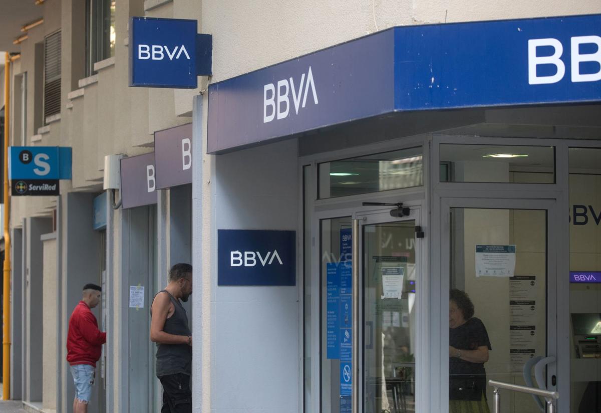 El rechazo político a la opa al Sabadell es casi unánime en Cataluña: va del PPC a la CUP