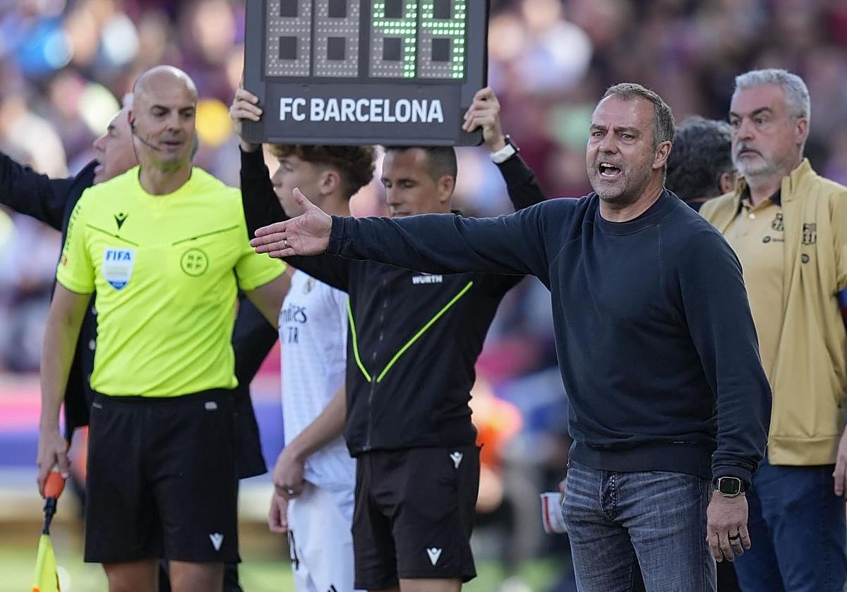Hansi Flick durante el clásico