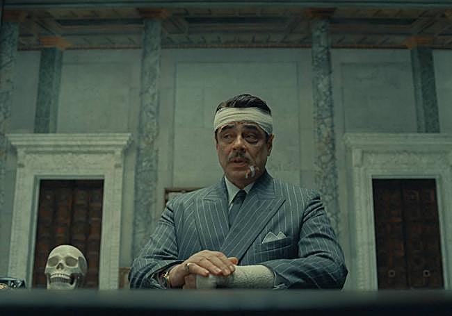 Benicio del Toro en 'La trama fenicia', de Wes Anderson.