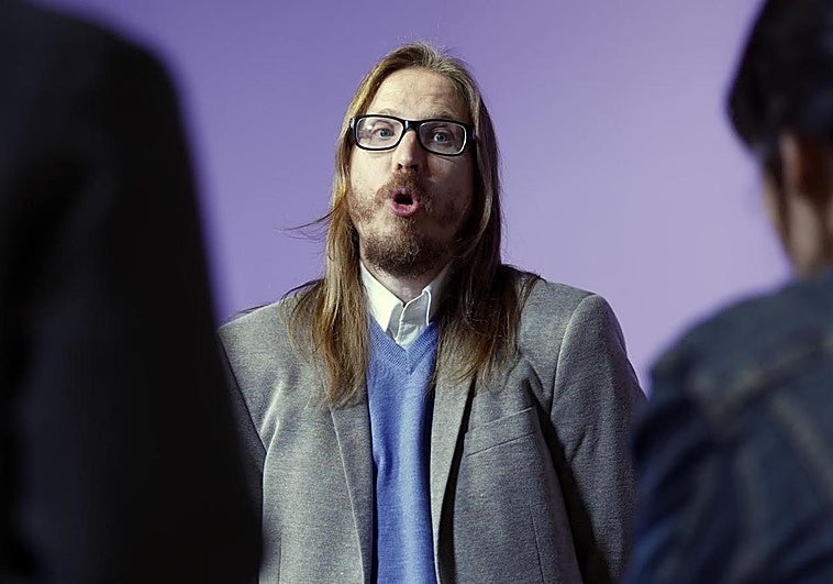 El portavoz de Podemos, Pablo Fernández, este lunes en rueda de prensa.