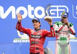 Marc Márquez celebra su segundo puesto en la carrera de Le Mans.