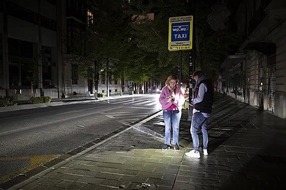 Una calle de Granada el día del gran apagón.