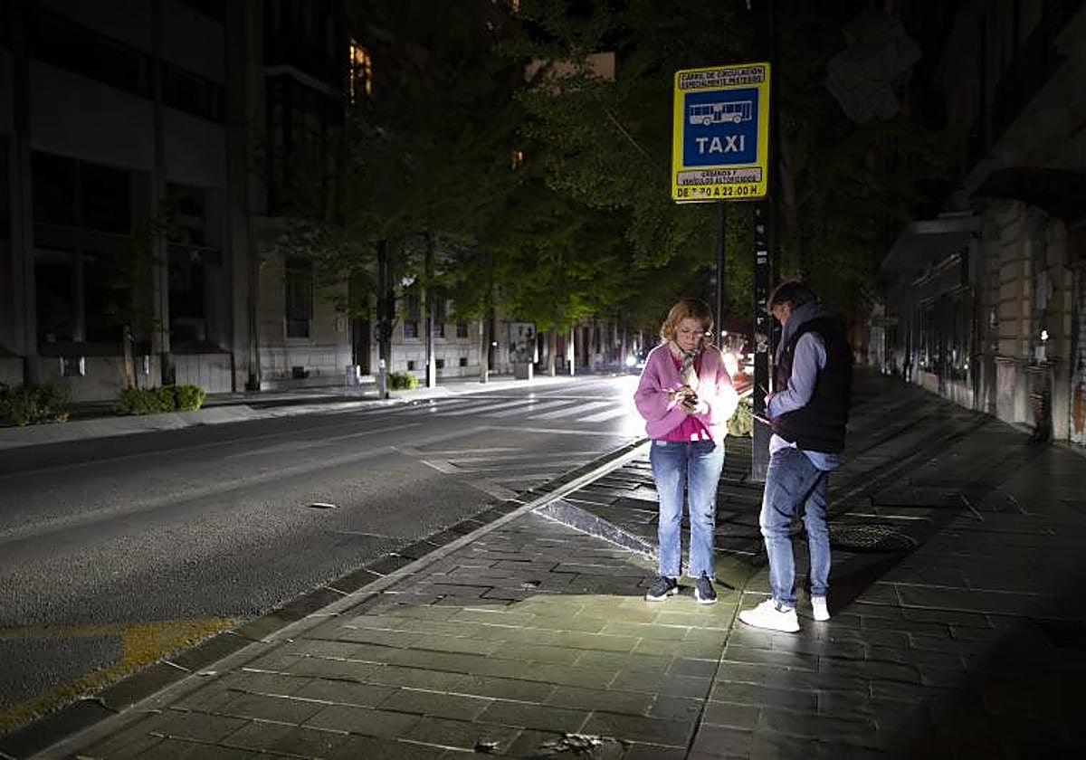 Una calle de Granada el día del gran apagón.