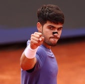 Carlos Alcaraz celebra su victoria ante Jack Draper en Roma.