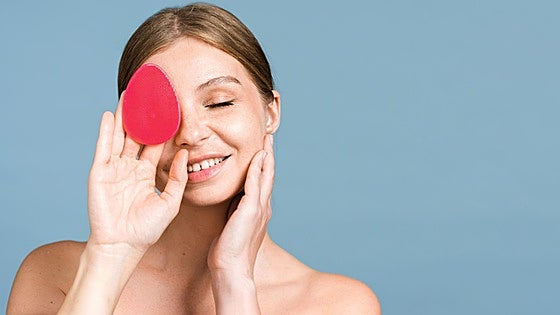 Este cepillo masajeador de FOREO está ahora a su precio más bajo en Amazon con esta rebaja del 30%