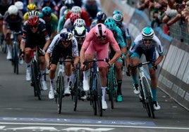 Pedersen gana su tercer sprint en el presente Giro
