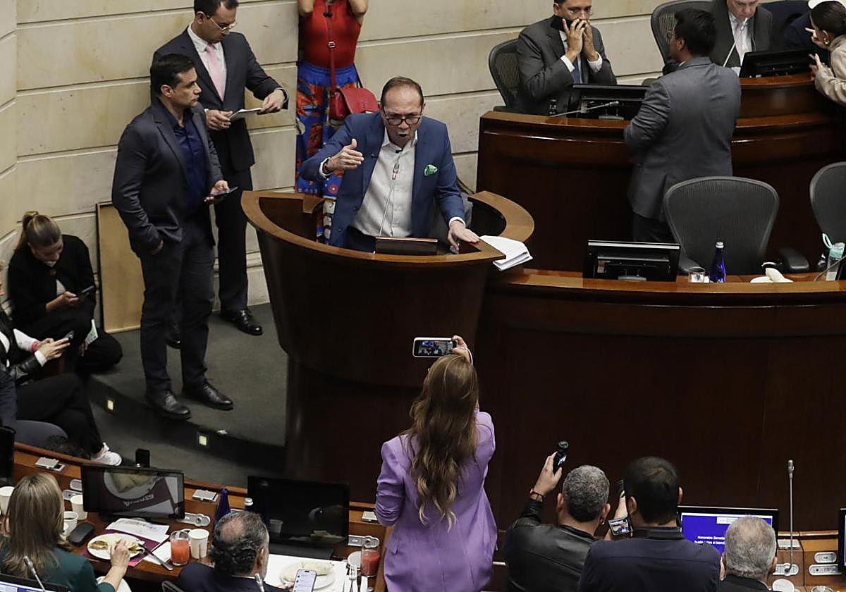 Debate en el Senado de Colombia sobre consulta popular para la reforma laboral de Petro