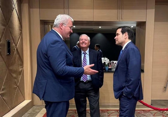 Andri Sibiga y Marco Rubio conversan en Antalia antes de la reunión de Estambul.