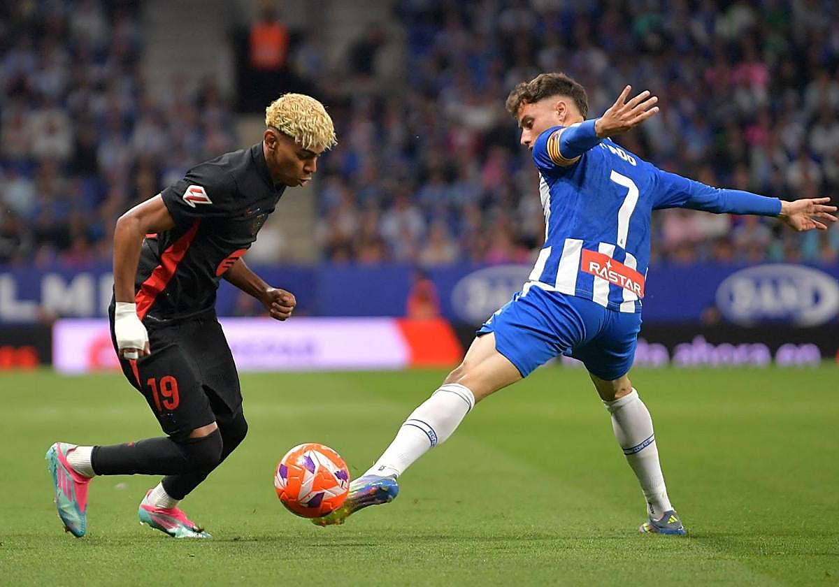 Así hemos narrado el derbi que le dio la Liga al Barça