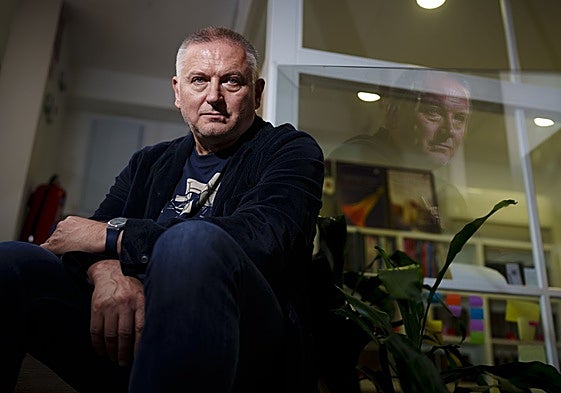 Gospodínov en la sede de Impedimenta, su editorial española.