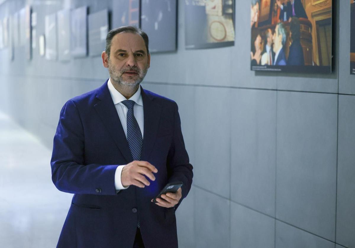 Transportes vuelve a negar al Supremo que Ábalos cobrara 500.000 euros en rentas y dietas sin tributación