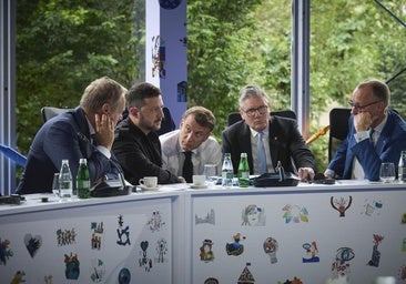 Europa arropa a Zelenski y castiga a Putin con más sanciones y un golpe al sector energético