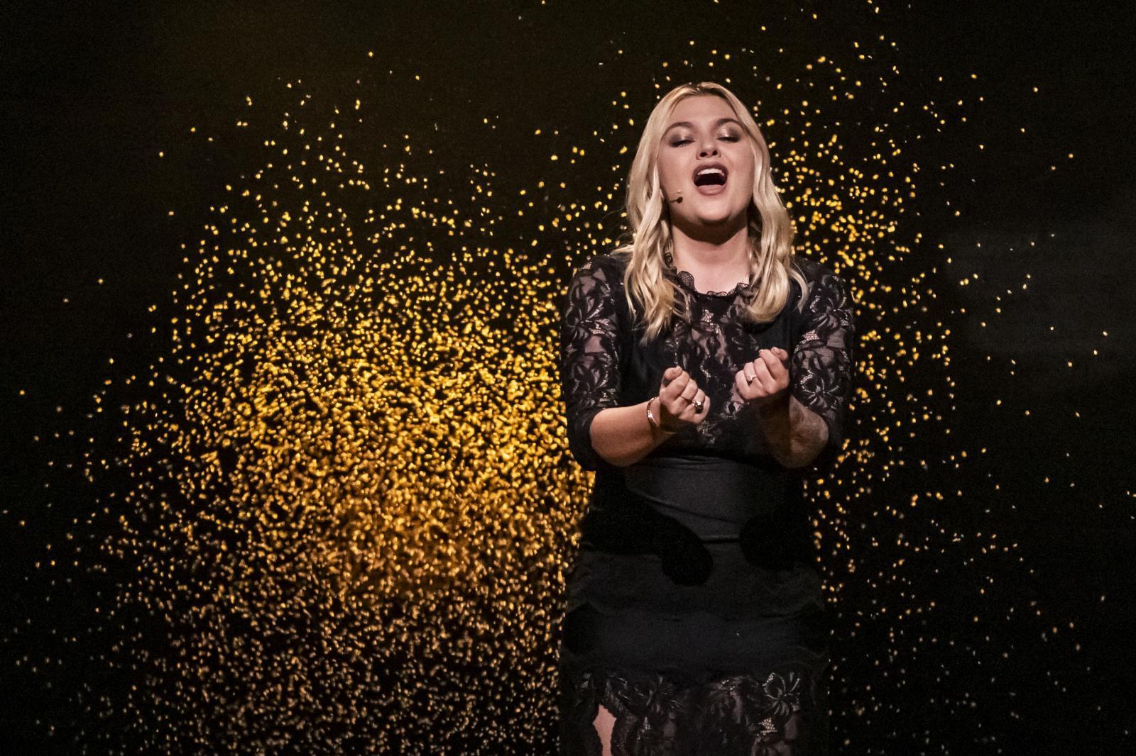 Louane, representante de Francia