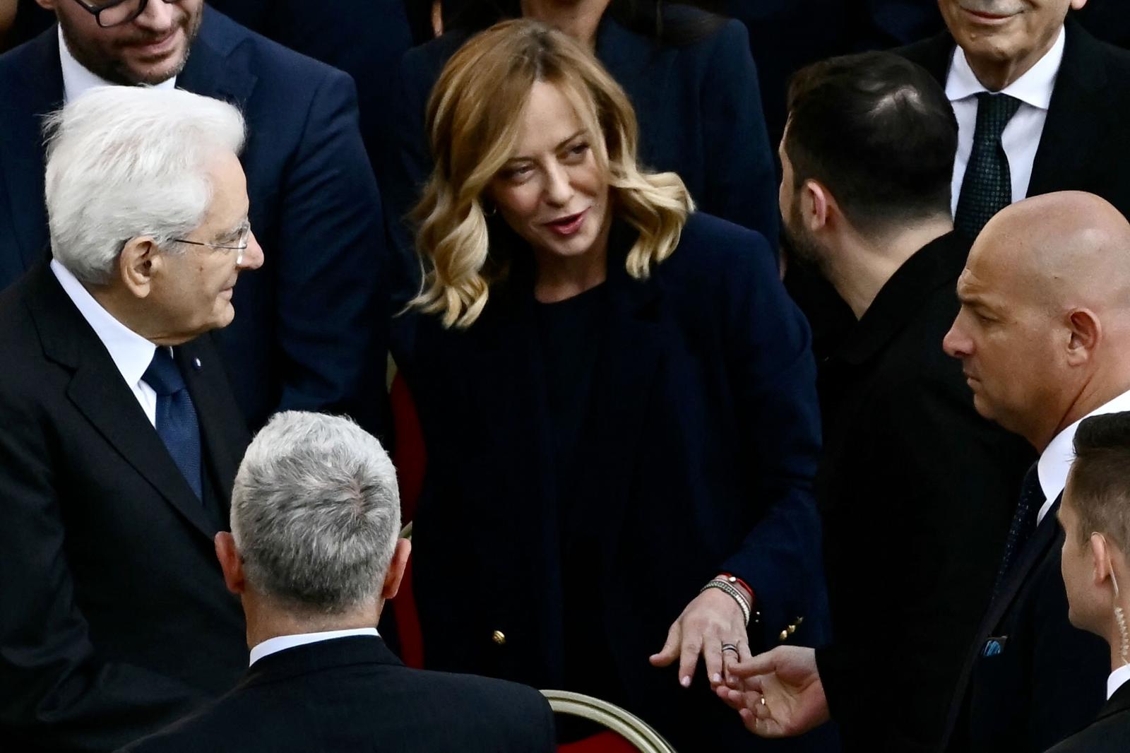 La primera ministra italiana, Giorgia Melon, antes del comienzo de la misa.