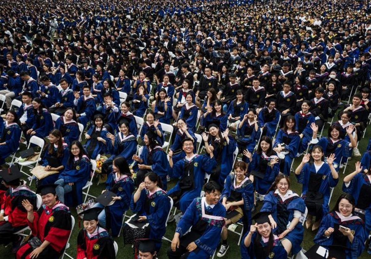 J. R. Alonso de la Torre: Graduaciones | Las Provincias